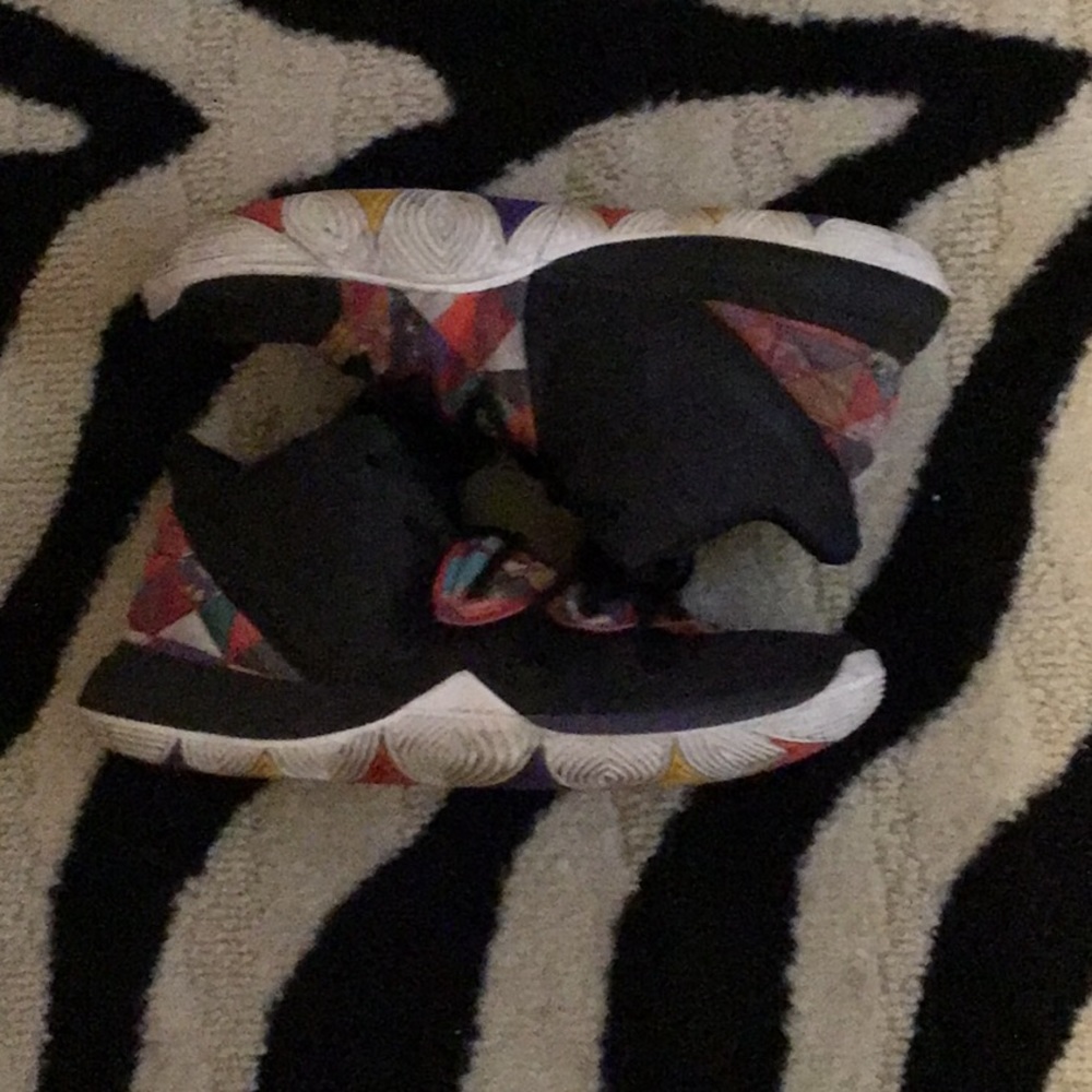 Kyrie 5 size 11